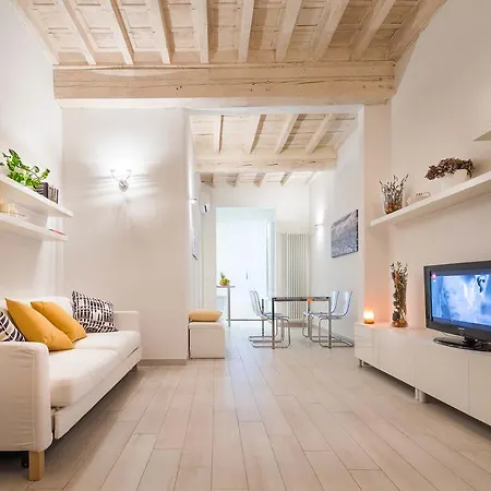 Apartament Novella White