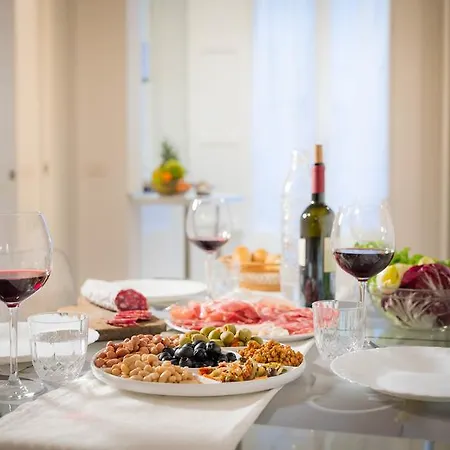 Novella White Florença