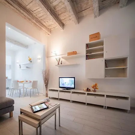 Apartament Novella White