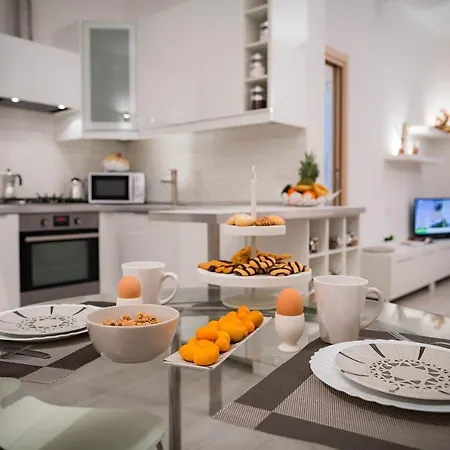 Apartament Novella White *